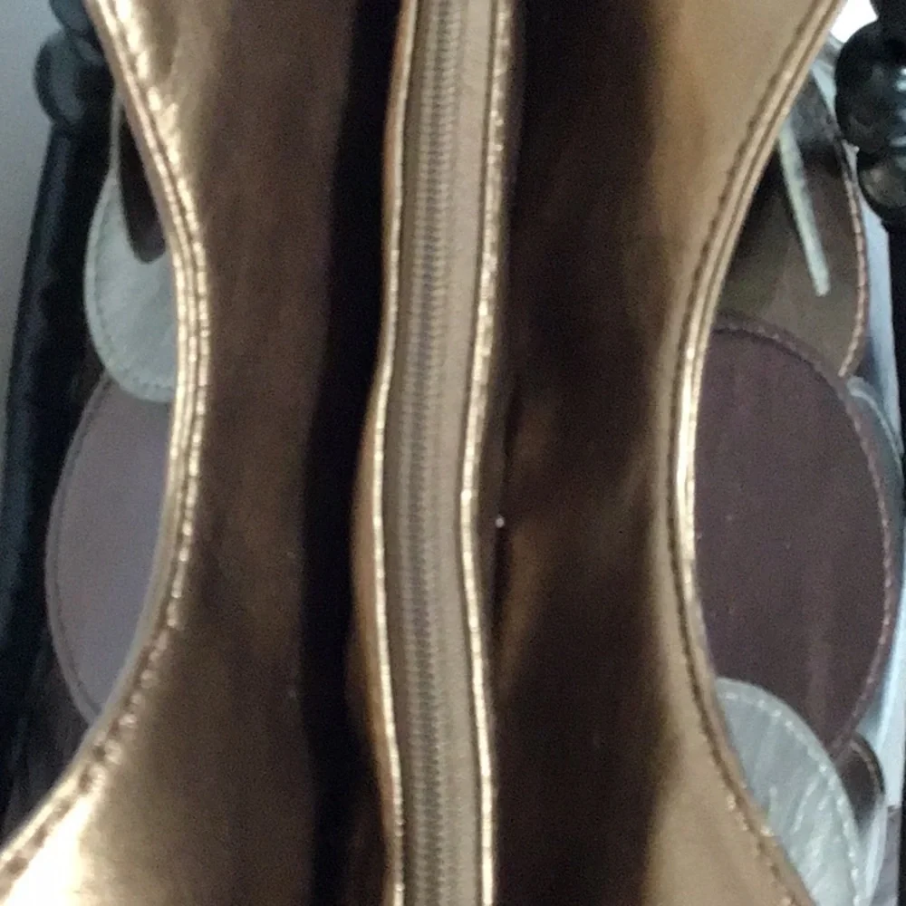 Retro Metallic Shoulder Bag - Picture 6 of 7